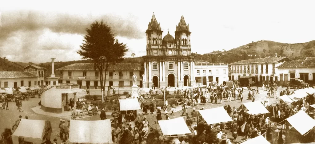 Foto antigua Viejo Peñol